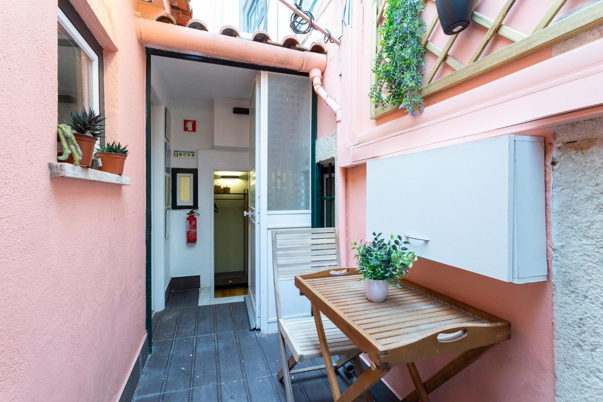 Camoes Lounge Apartment W/Courtyard Lissabon Buitenkant foto